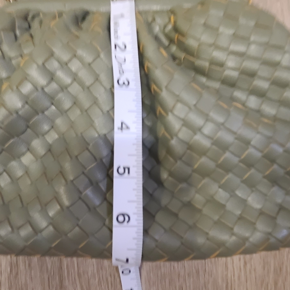 Urban Expressions Olive Woven Shoulder Bag - Picture 3 of 12